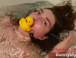 WHAT THE DUCK? Bunny In The Bath!