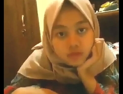 Jilbab Batik Cantik fullnya  porn tube video 3bOYLjc